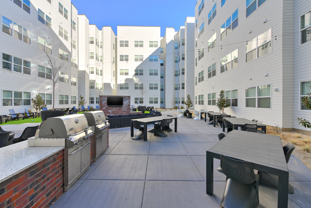 RNV Courtyard Grill Area